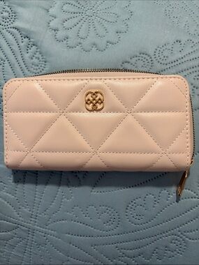 Daisy Fuentes Quilted Zip Wallet - Pale Pink with Gold Hardware